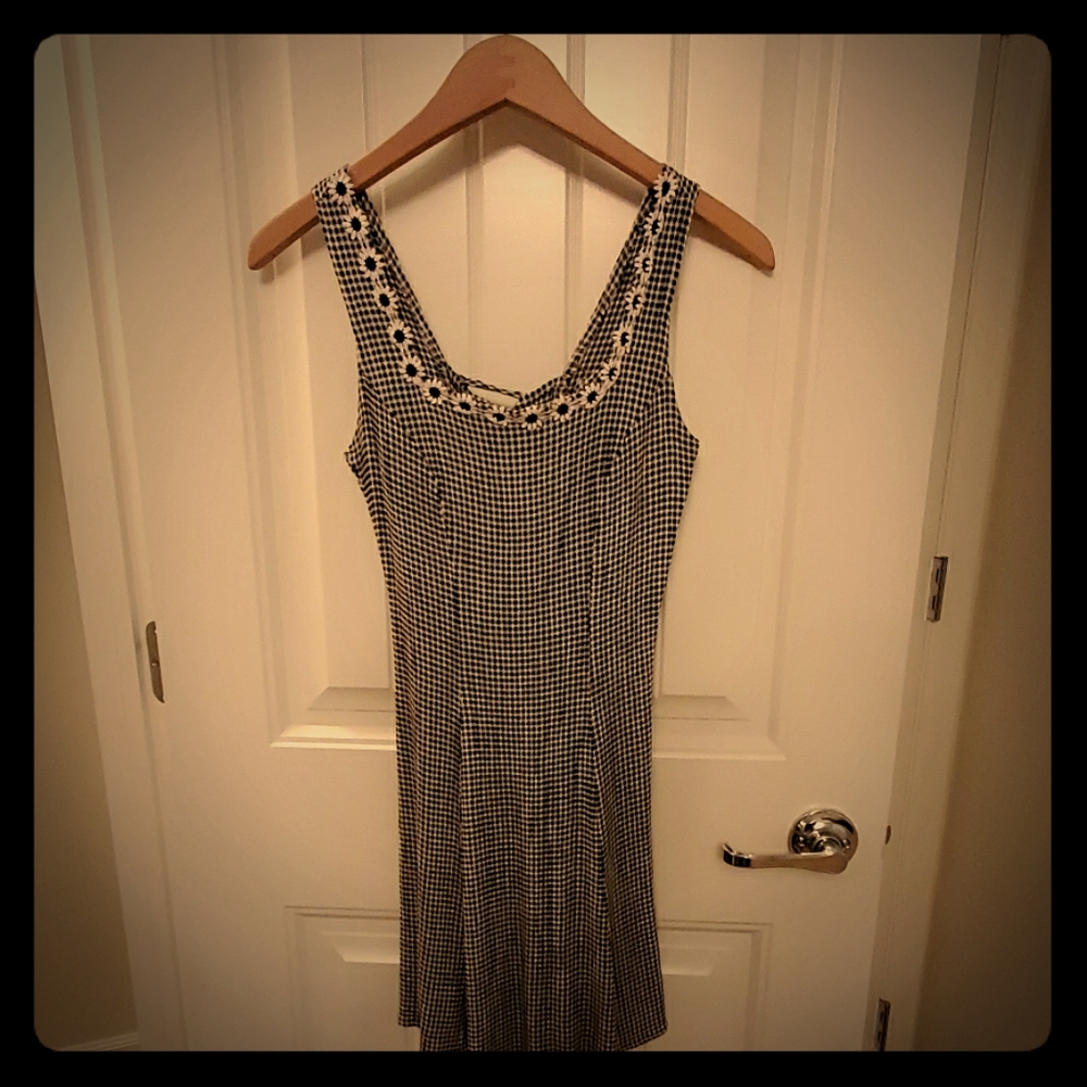 Size 3-4 City Triangles short dress